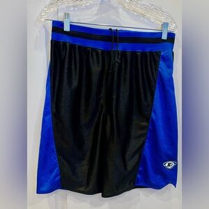 Starter Sport Short Men Elasticized Waist with drawstring . Size: Medium: 32-34